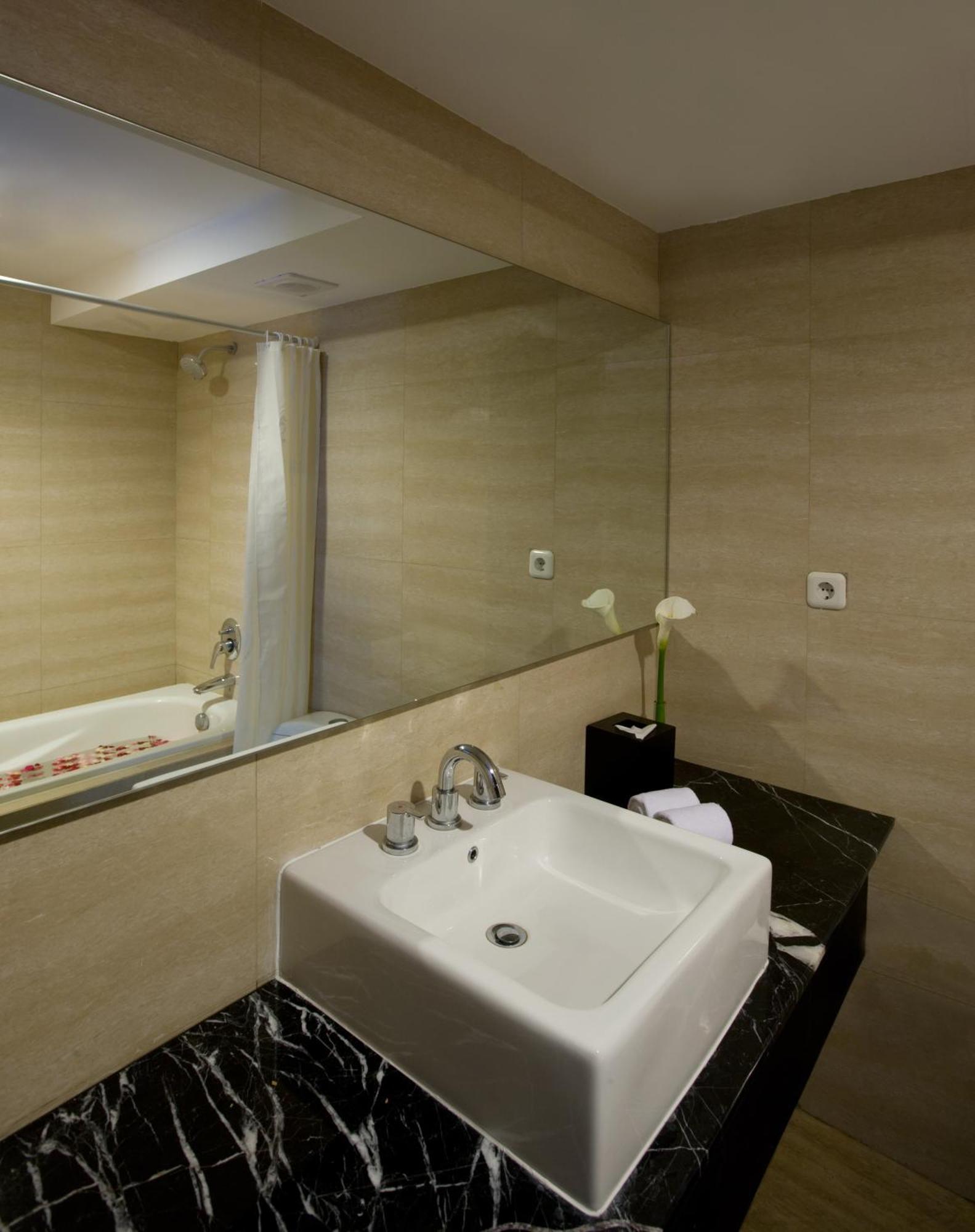 Hotel Santika Kuta Kuta Lombok Δωμάτιο φωτογραφία